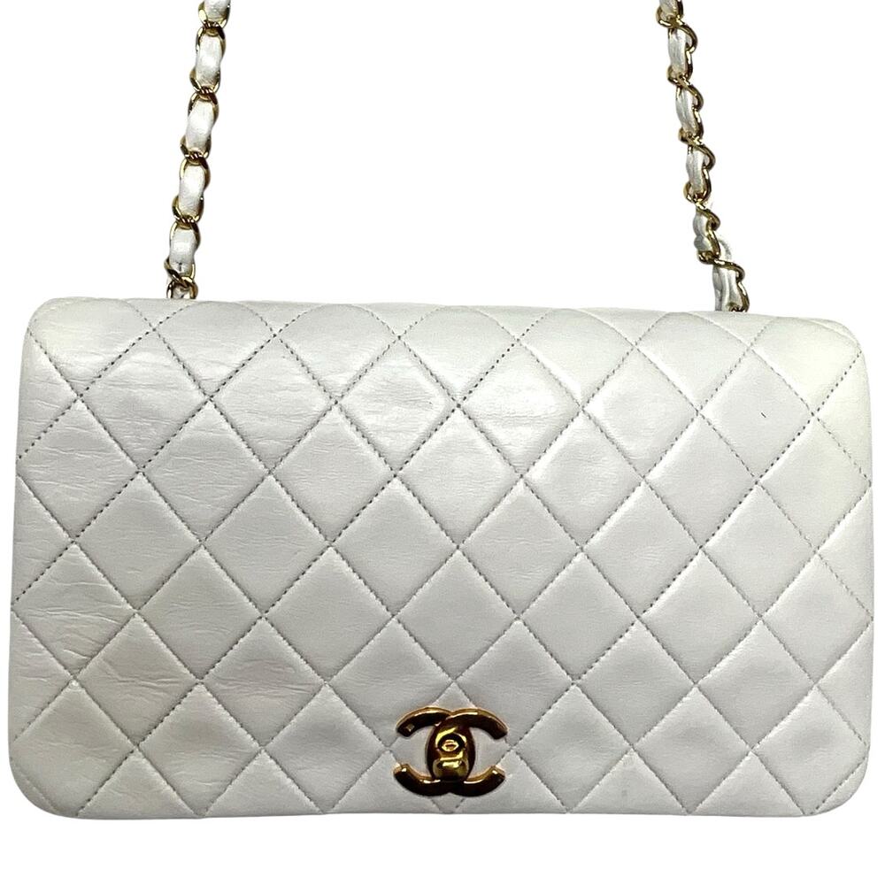 111.Chanel White Classic Medium Full Flap Bag